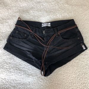 One x One Teaspoon Black Shorts